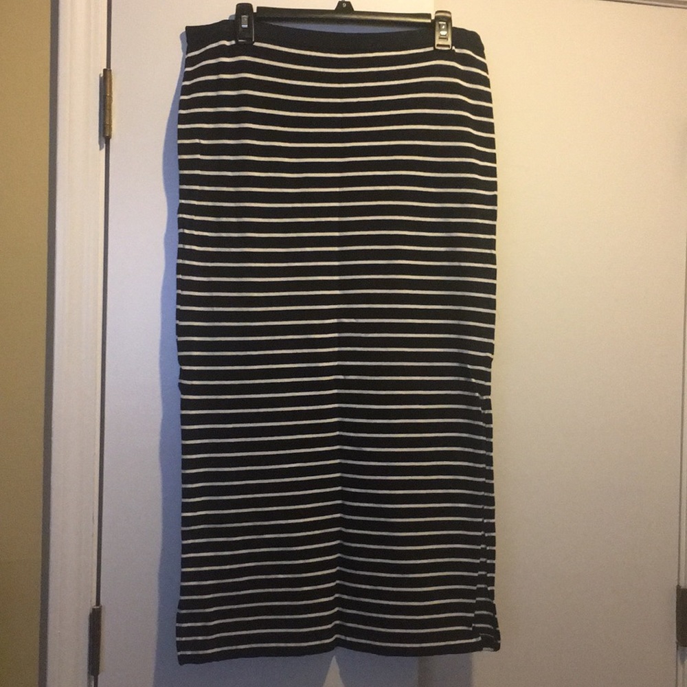 Navy and White Skirt!